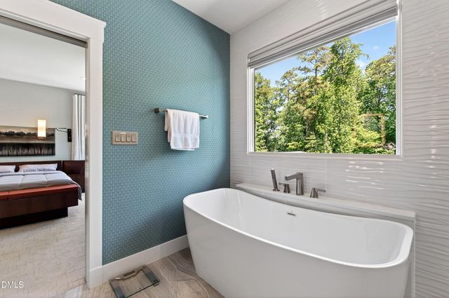 5141 Avalaire Oaks Drive, Raleigh, NC 27614