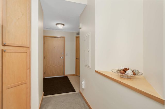 820 Emerald Street SE 314, Saint Paul, MN 55114