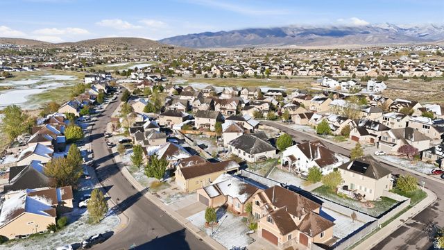 3857 E BARTON CREEK DR, Eagle Mountain, UT 84005