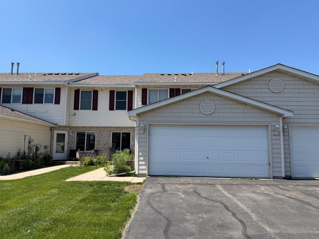 913 Serenity Circle, Norwood Young America, MN 55397 — exterior