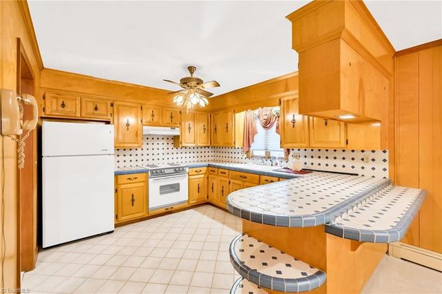 354 Old Wilkes Road, Glendale Springs, NC 28629