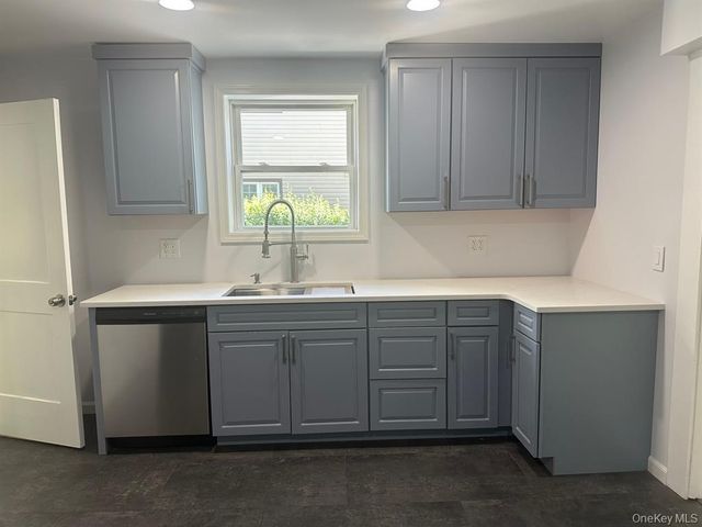 81 Carroll Street, Poughkeepsie, NY 12601