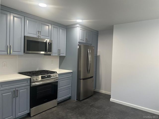 81 Carroll Street, Poughkeepsie, NY 12601