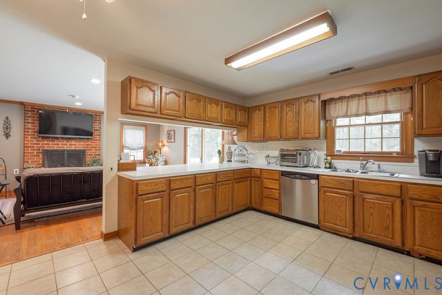 12253 Cedar Ln, Hanover, VA 23005