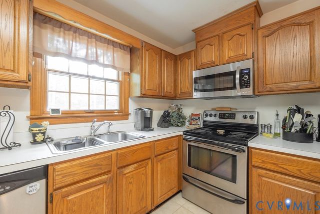 12253 Cedar Ln, Hanover, VA 23005