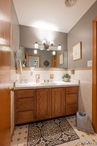 12253 Cedar Ln, Hanover, VA 23005