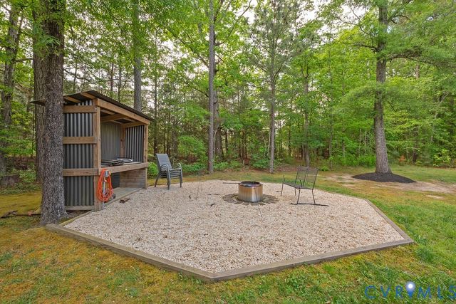 12253 Cedar Ln, Hanover, VA 23005