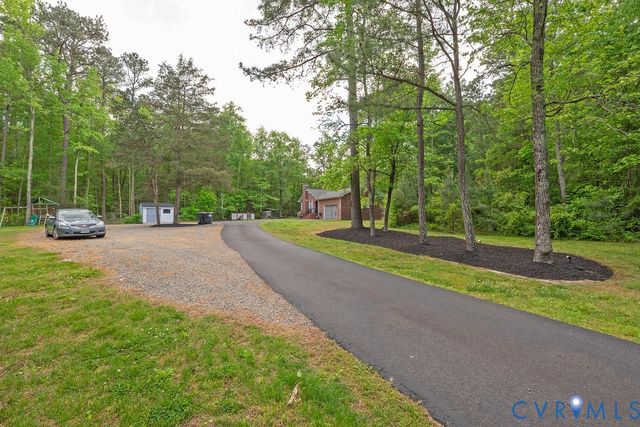 12253 Cedar Ln, Hanover, VA 23005
