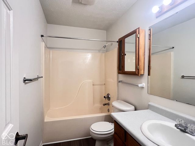 5971 Sycamore Forge Drive, Indianapolis, IN 46254