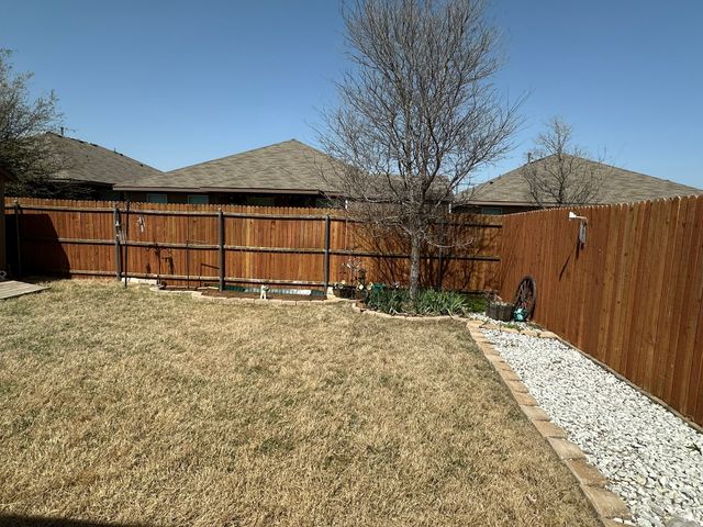 805 Rutherford Drive, Crowley, TX 76036