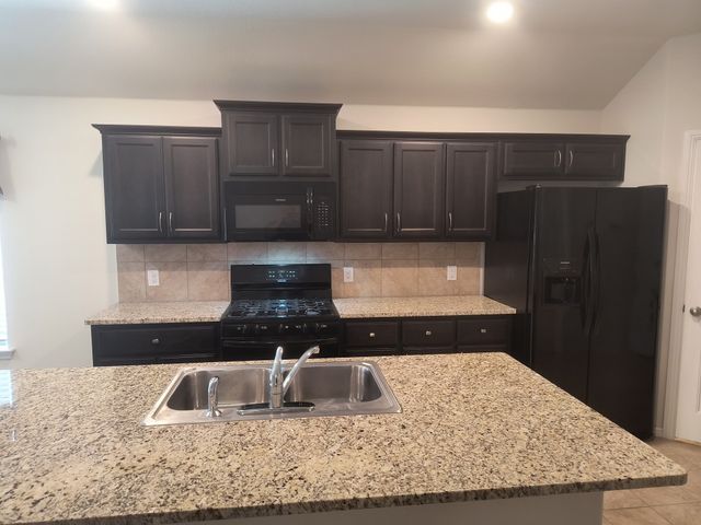 805 Rutherford Drive, Crowley, TX 76036