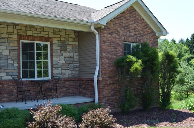 697 Lee Court, Brandon Charter Township, MI 48371