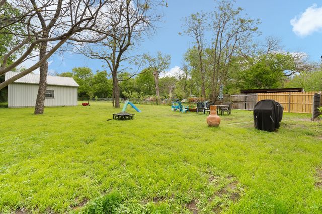 226 W Willingham Street, Cleburne, TX 76033
