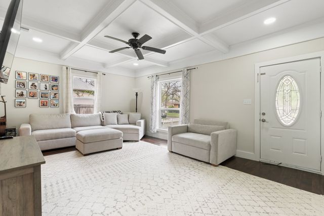 226 W Willingham Street, Cleburne, TX 76033