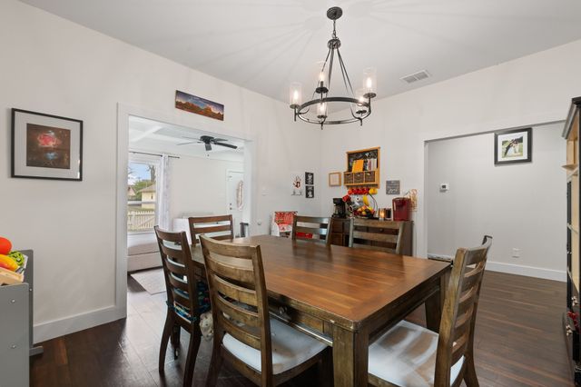 226 W Willingham Street, Cleburne, TX 76033