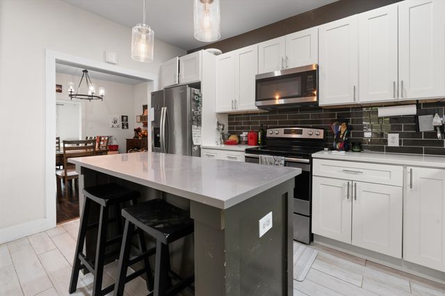 226 W Willingham Street, Cleburne, TX 76033