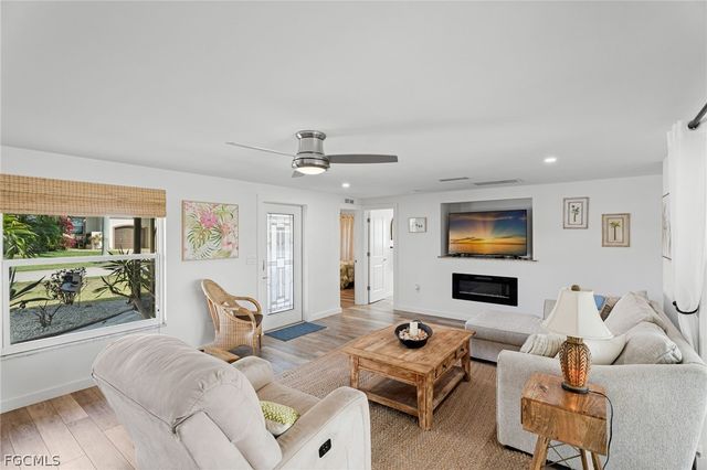 5714 SW 1st CT, Cape Coral, FL 33914