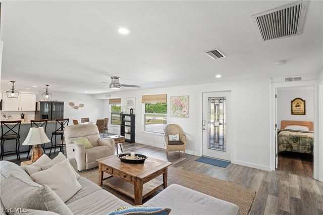 5714 SW 1st CT, Cape Coral, FL 33914