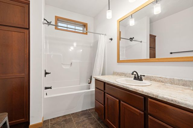 166 W 200 S, Valparaiso, IN 46385