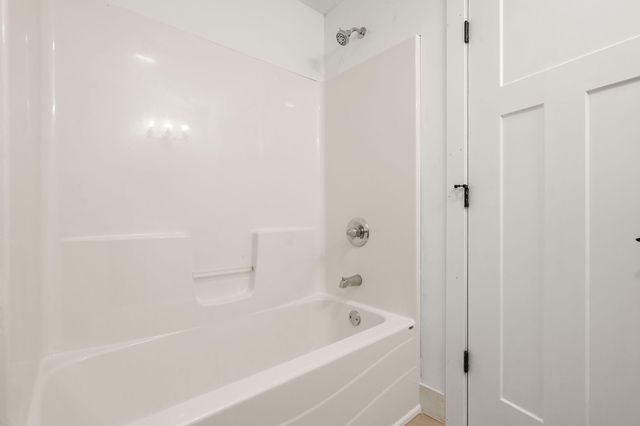 166 W 200 S, Valparaiso, IN 46385