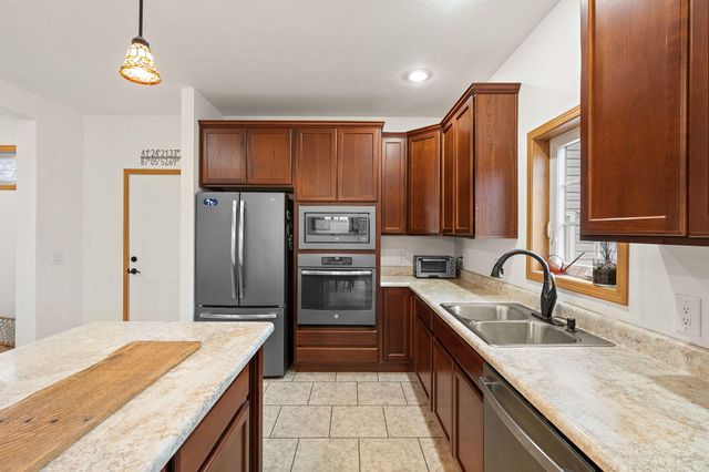 166 W 200 S, Valparaiso, IN 46385