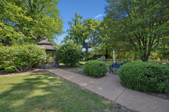 157 Paschal Dr, Murfreesboro, TN 37128