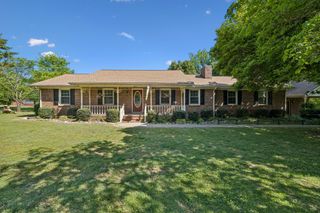 157 Paschal Dr, Murfreesboro, TN 37128