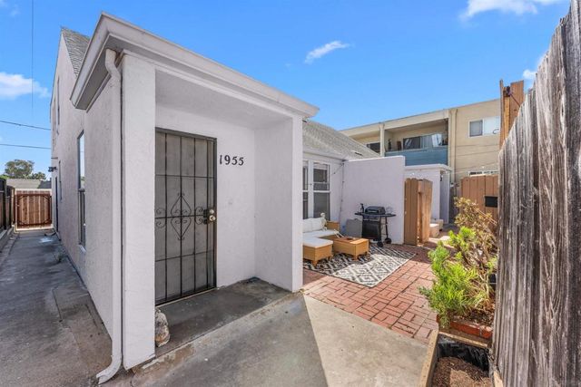 1951 55 Hornblend St., San Diego, CA 92109