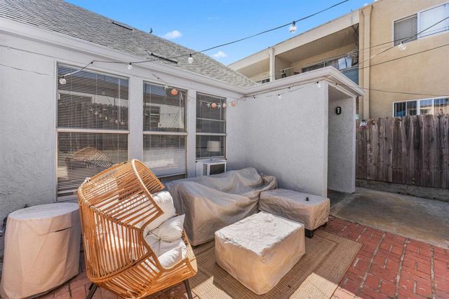 1951 55 Hornblend St., San Diego, CA 92109