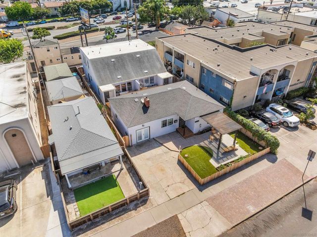 1951 55 Hornblend St., San Diego, CA 92109