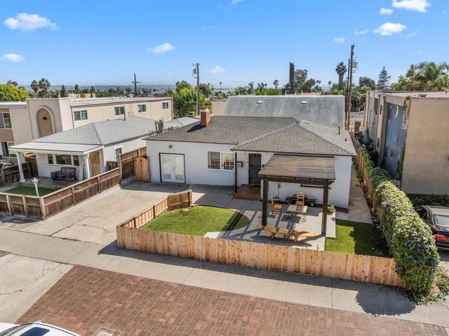 1951 55 Hornblend St., San Diego, CA 92109