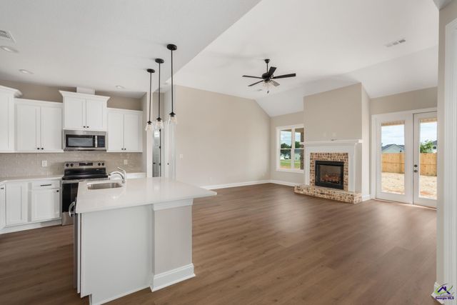 218 Farmland Circle, Perry, GA 31069