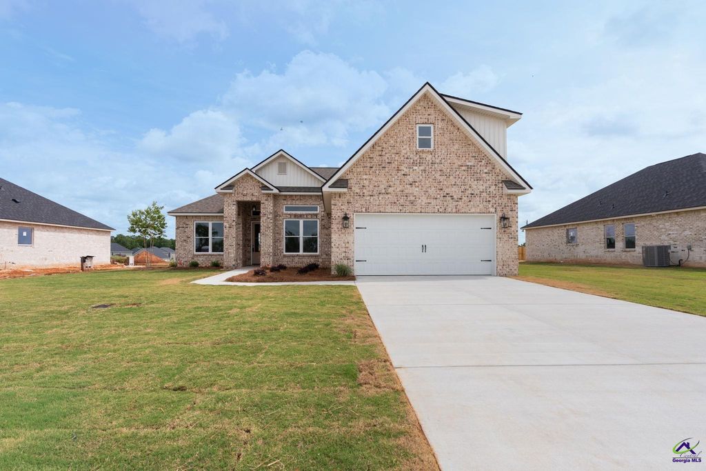 218 Farmland Circle, Perry, GA 31069