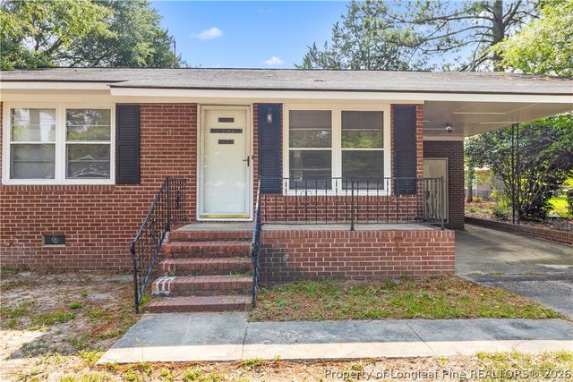 310 N 4th Street, St Pauls, NC 28384