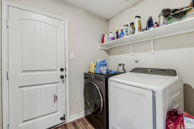 1814 Overlook, San Antonio, TX 78245