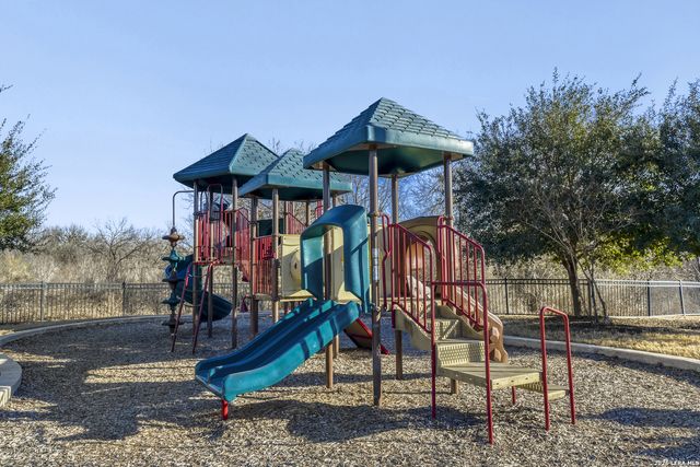 1814 Overlook, San Antonio, TX 78245