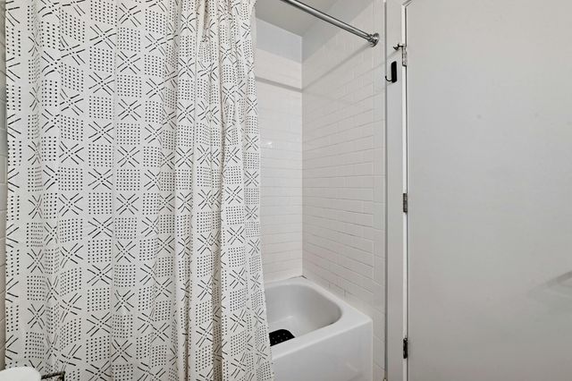 2200 Dickson DR 131, Austin, TX 78704