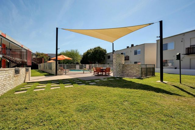 2200 Dickson DR 131, Austin, TX 78704