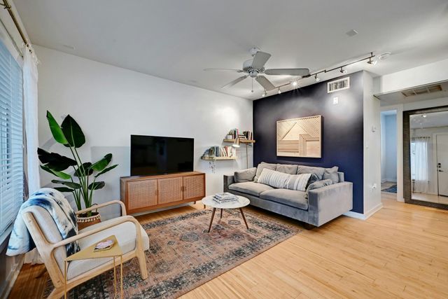 2200 Dickson DR 131, Austin, TX 78704