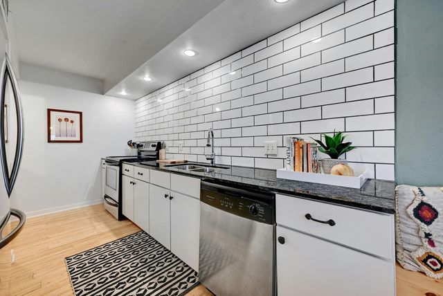 2200 Dickson DR 131, Austin, TX 78704