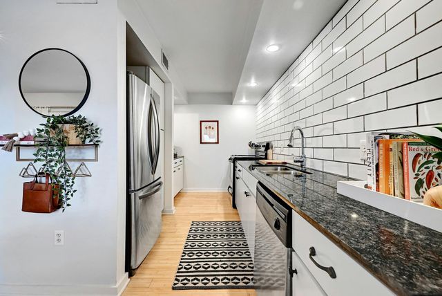 2200 Dickson DR 131, Austin, TX 78704