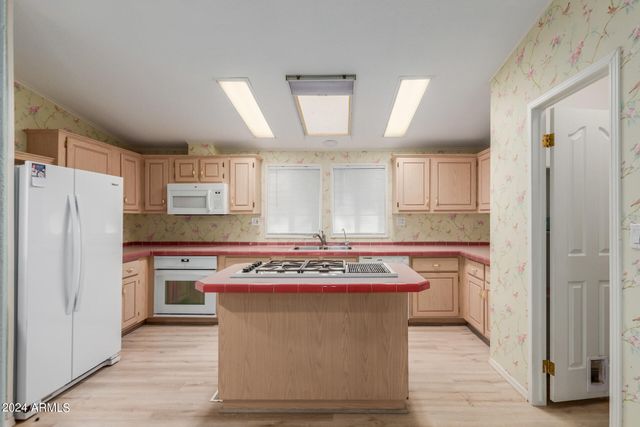 25415 S OHIO Court, Sun Lakes, AZ 85248