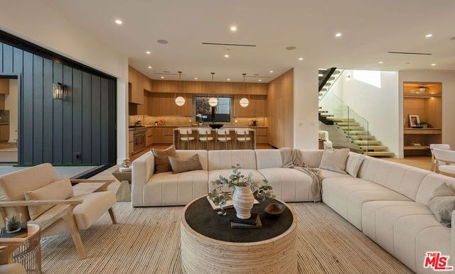 3621 Moore Street, Los Angeles, CA 90066