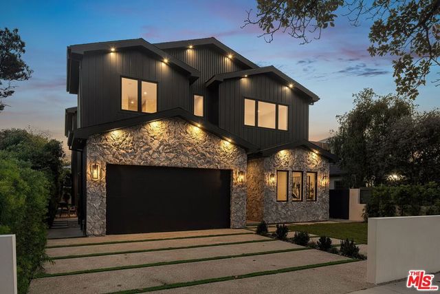 3621 Moore Street, Los Angeles, CA 90066