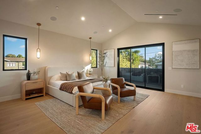 3621 Moore Street, Los Angeles, CA 90066