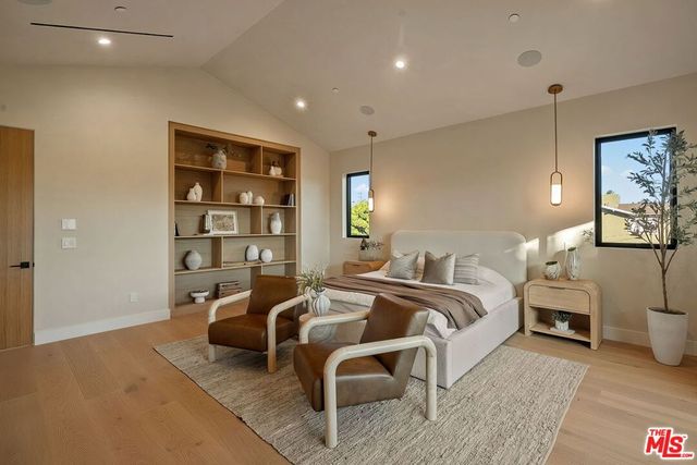 3621 Moore Street, Los Angeles, CA 90066