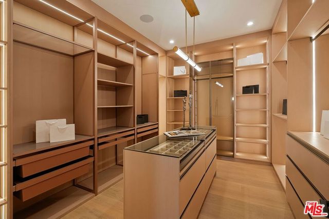3621 Moore Street, Los Angeles, CA 90066