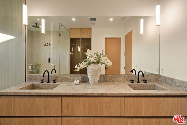 3621 Moore Street, Los Angeles, CA 90066