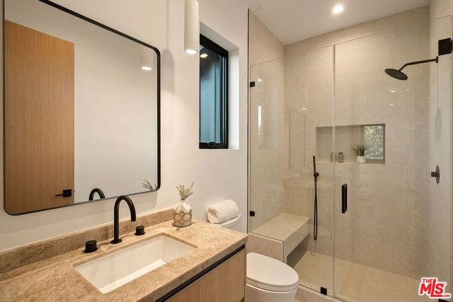 3621 Moore Street, Los Angeles, CA 90066