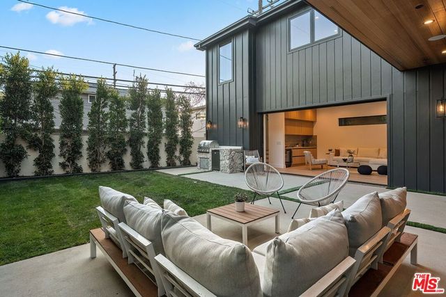 3621 Moore Street, Los Angeles, CA 90066